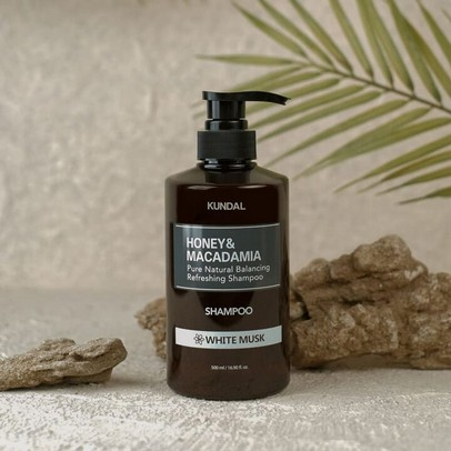 KUNDAL Honey & Macadamia Shampoo - White Musk